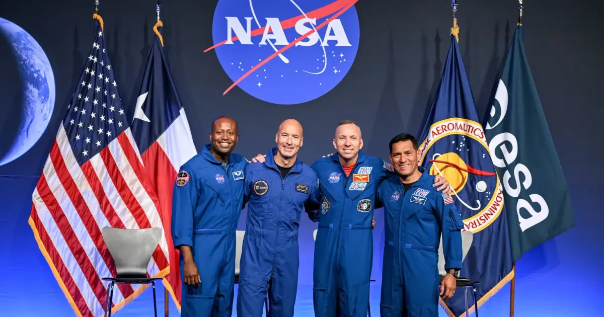 Επίσημη φωτογραφία του πληρώματος Artemis 3 στο Johnson Space Center της NASA (9 Ιουνίου 2026)