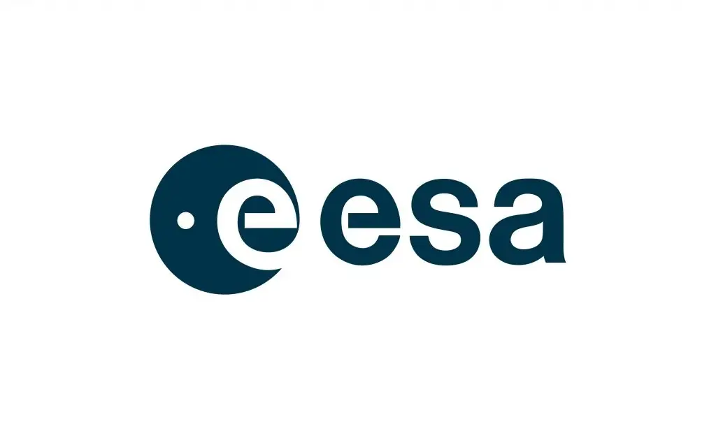 Το λογότυπο της ESA, του Ευρωπαϊκού Οργανισμού Διαστήματος, με σκούρα μπλε γράμματα σε λευκό φόντο