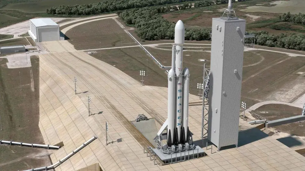 Πύραυλος Falcon Heavy της SpaceX σε ράμπα εκτόξευσης, σύμβολο της εταιρείας ενόψει της SpaceX IPO 2026 στο Nasdaq